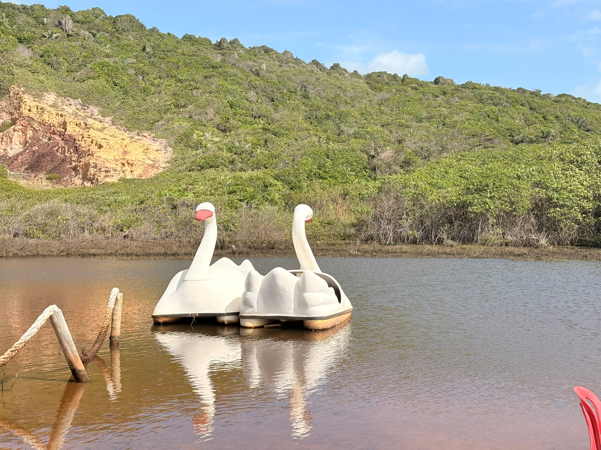 Passeio de patinho aquático na Lagoa Doce Beach